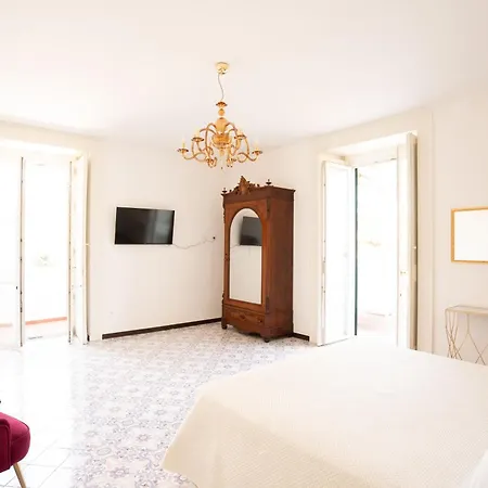 Casa Enzina Konukevi