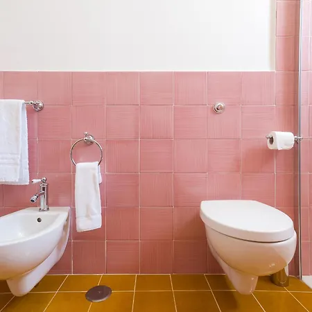 Casa Enzina Affittacamere 4*
