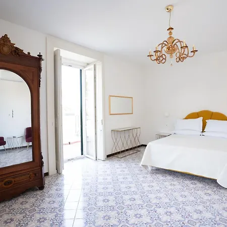 Casa Enzina 4* Сорренто