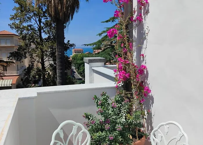 Casa Enzina 4* سورينتو