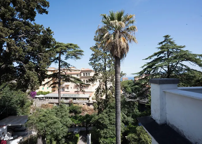 بيت ضيافة Casa Enzina سورينتو